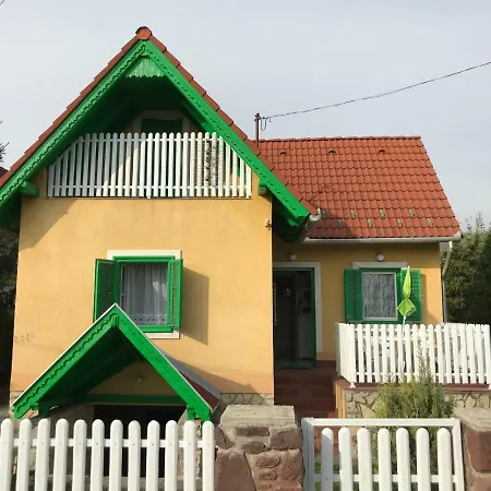 Holiday home Aracsi Haziko *